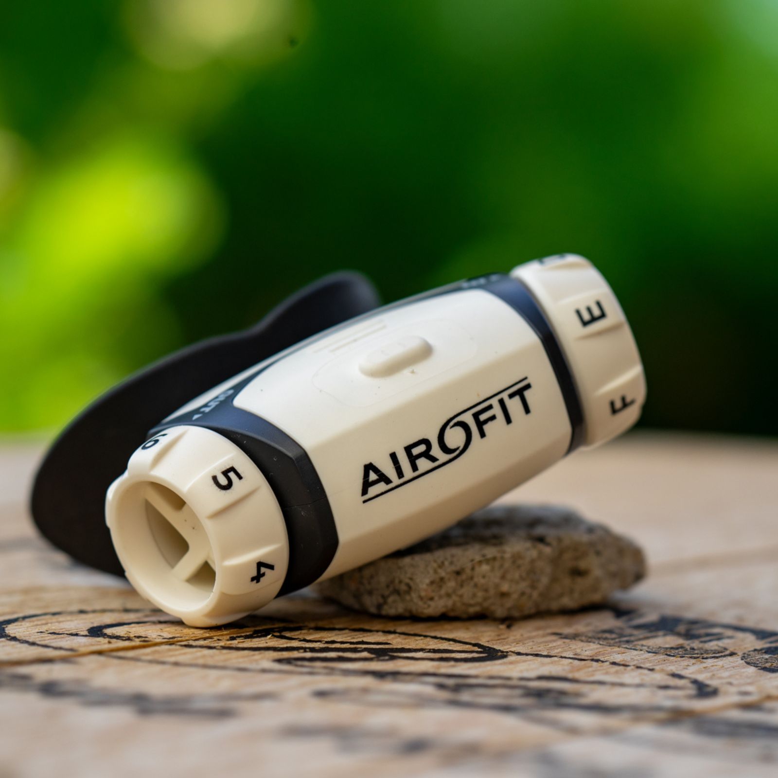 SO SÁNH AIROFIT VỚI CÁC DỤNG CỤ TẬP THỞ TRUYỀN THỐNG: ĐÂU LÀ SỰ KHÁC BIỆT?